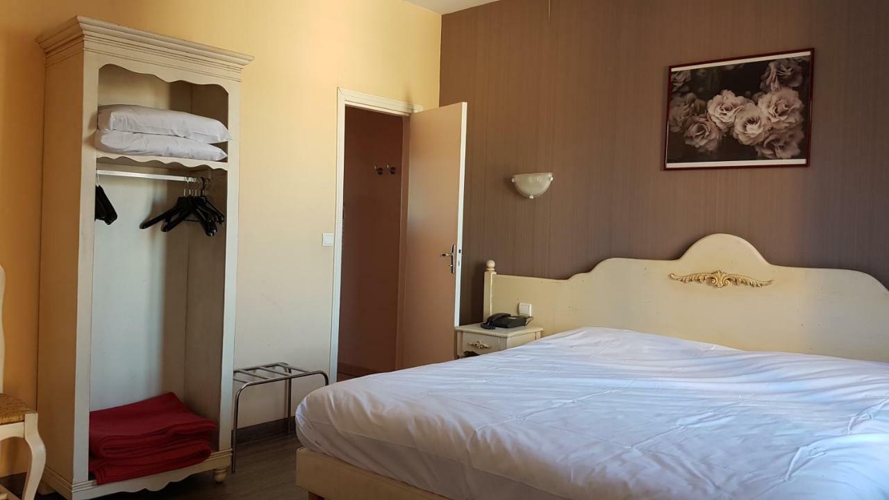 Hotel Au Lion D'Or Nogent-le-Rotrou Zimmer foto